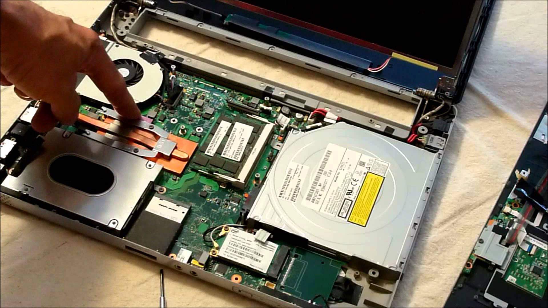 laptop repairing2.jpg